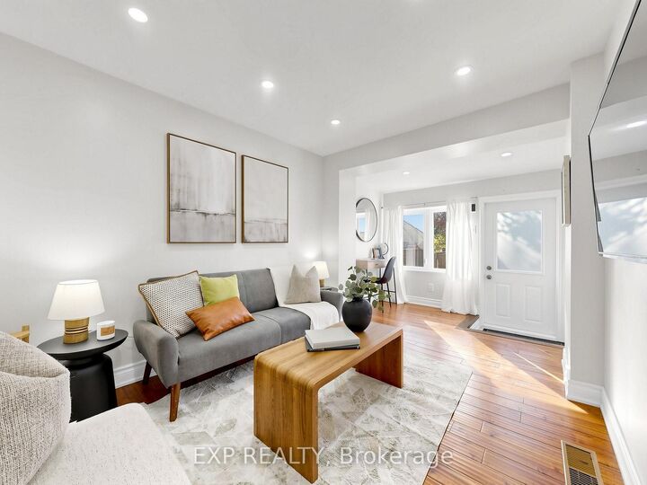 Property Photo:  827 Craven Road  ON M4L 2Z7 