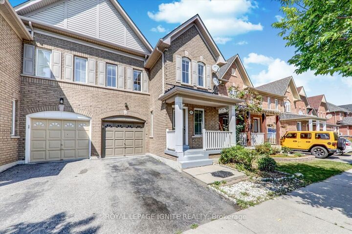 Property Photo:  32 Tansley Crescent  ON L1Z 1Y3 