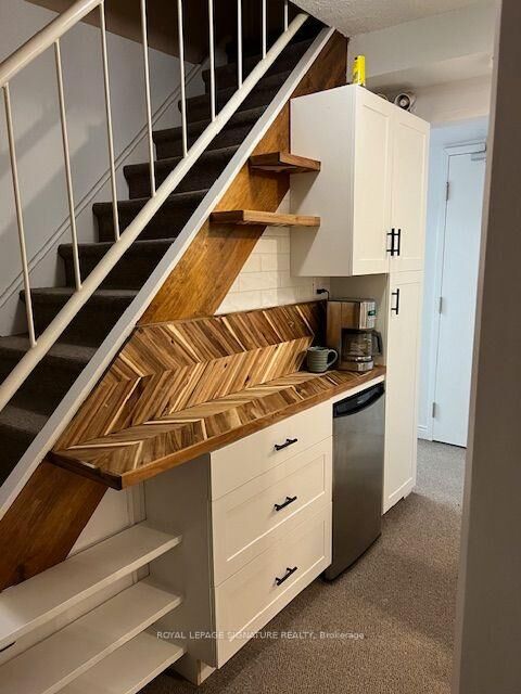 Property Photo: 208 Carlton Street Lower ON M5A 2L1