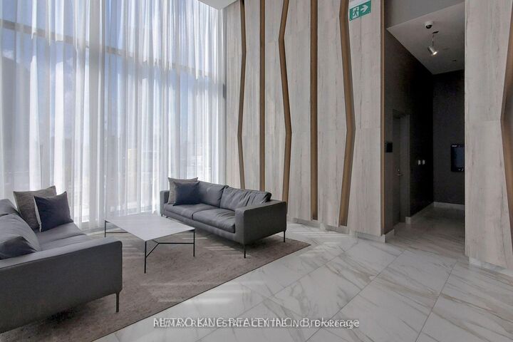 Property Photo:  3883 Quartz Road 2409  ON L5B 0M4 