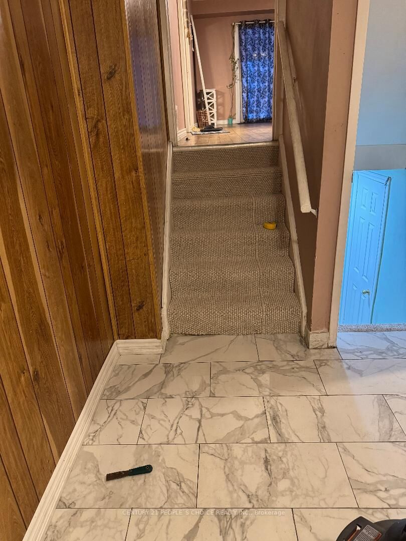 Property Photo:  52 Judith Crescent  ON L6S 3J4 