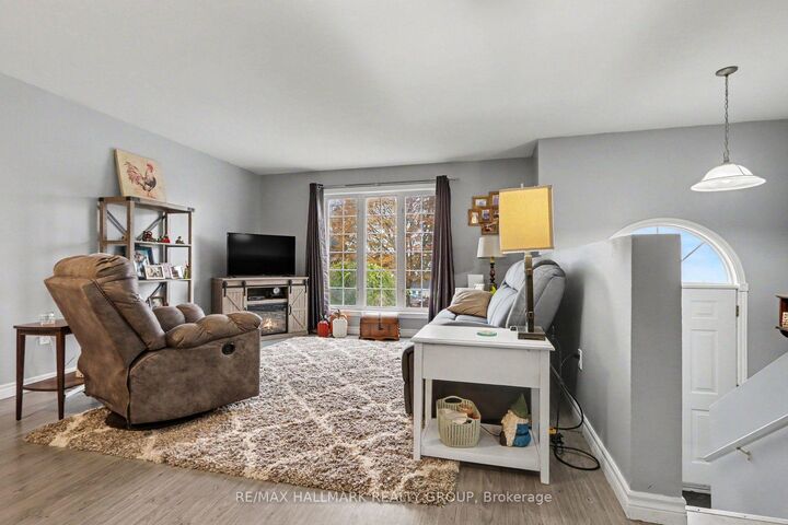 Property Photo:  25 Elmsley Street S  ON K7A 5J4 