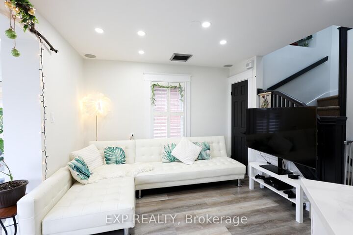 Property Photo: 111 Balsam Avenue S Upper ON L8M 3B4