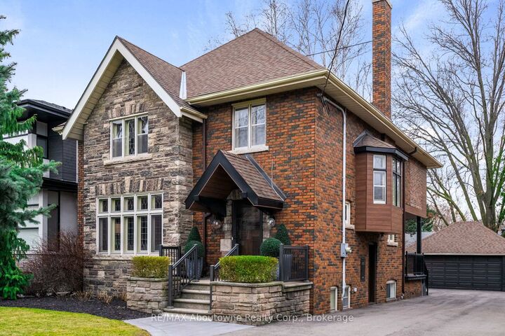 Property Photo:  28 Thompson Avenue  ON M8Z 3T3 