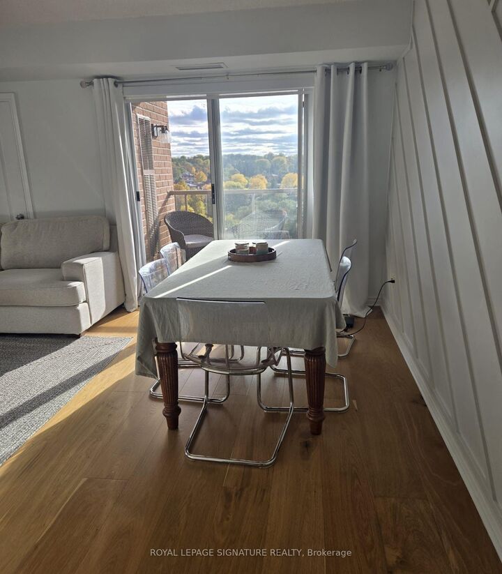 Property Photo:  2088 Lawrence Avenue W 1002  ON M9N 3Z9 