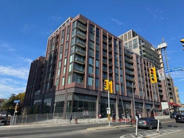 Property Photo:  2450 Bloor Street W 507  ON M6S 0A9 