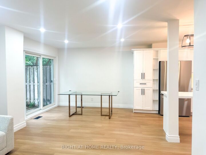 Property Photo:  3360 The Credit Woodlands N/A 10  ON L5C 2J8 