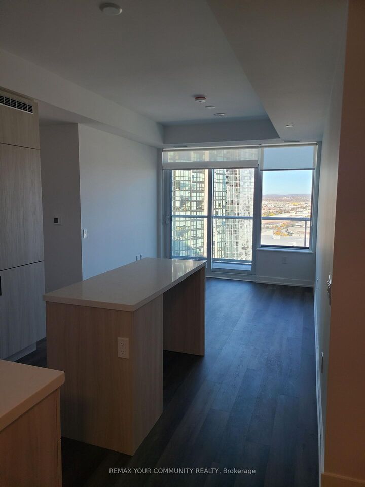 Property Photo:  5 Meadowdale Road 2811A  ON L4K 0C7 