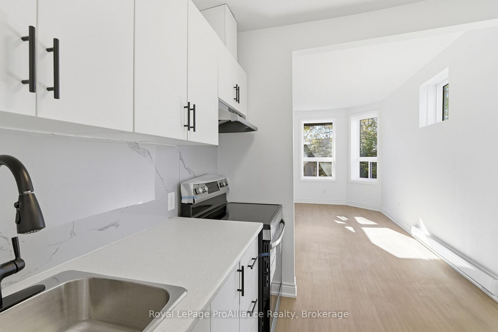 Property Photo:  380 Park Street N 4  ON K9H 4P8 