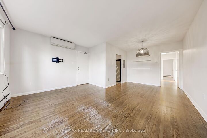 Property Photo:  42 Enderby Road 2nd Fl  ON M4E 2S3 