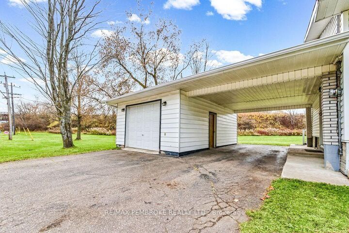 Property Photo:  180 Everett Street  ON K8A 3W1 