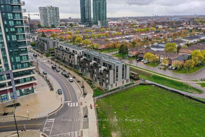 Property Photo:  4080 Parkside Village Drive 5  ON L6B 0K2 