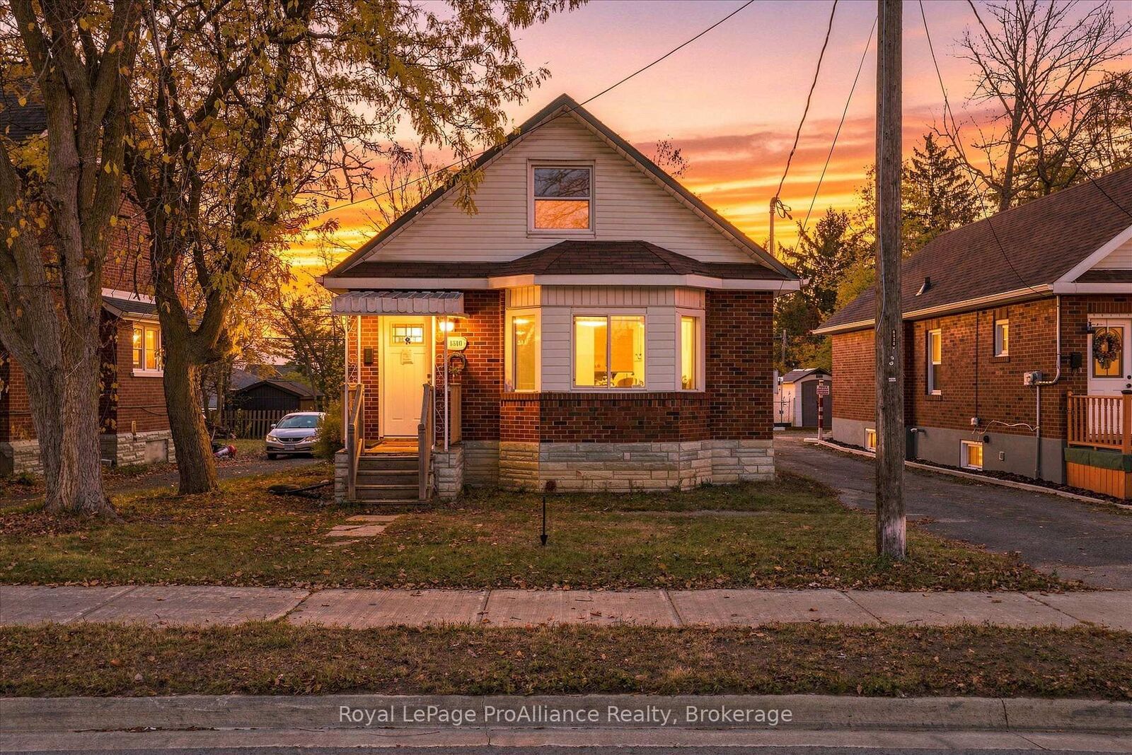 Property Photo: 1310 Clonsilla Avenue ON K9J 5Z2