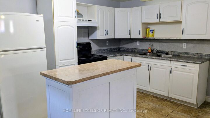 Property Photo:  25 Amberview Drive Basement  ON L4P 3X8 