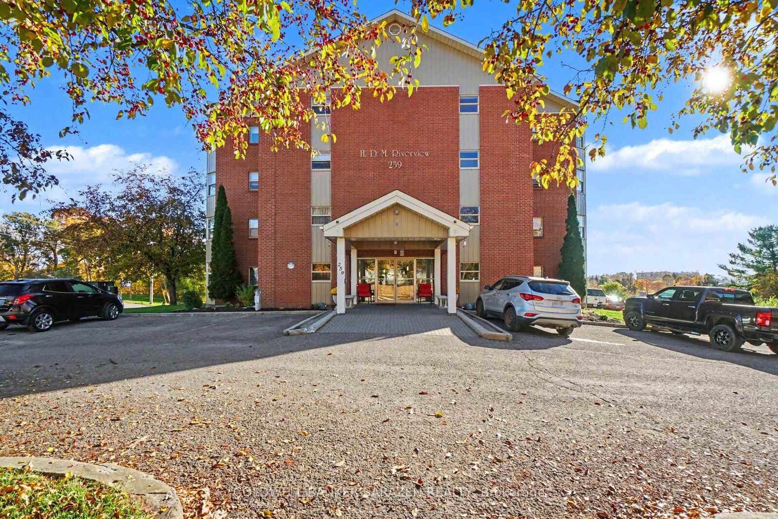 Property Photo:  259 Albert Street 106  ON K7S 2M4 