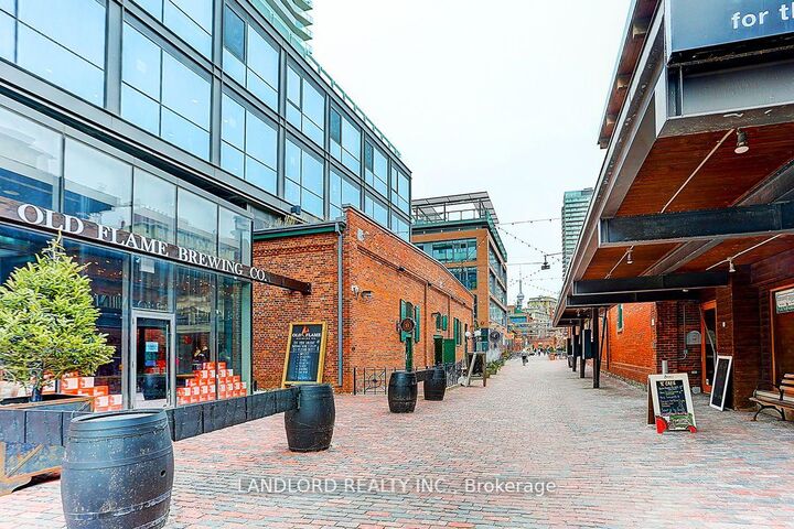 Property Photo:  70 Distillery Lane 1308  ON M5A 0E3 