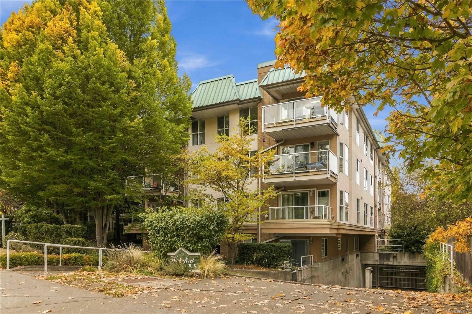 Property Photo:  1710 Fort St #203  BC V8R 1J2 