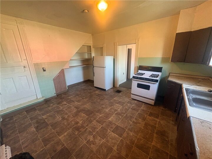 Property Photo: 1835 Willow Street PA 15132