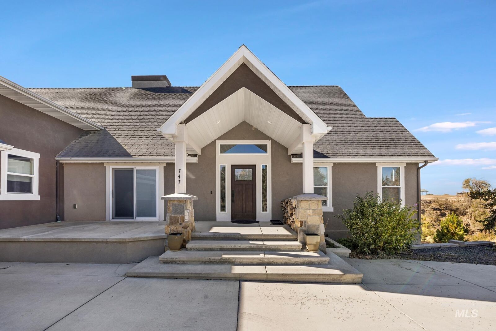 Property Photo: 747 Sunway Dr N ID 83301
