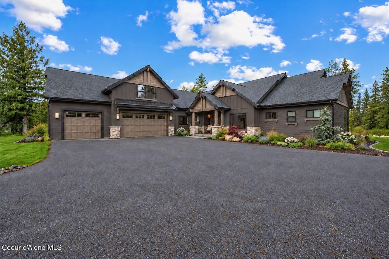 Property Photo:  L6b1 N Mountain View Rd  ID 83858 