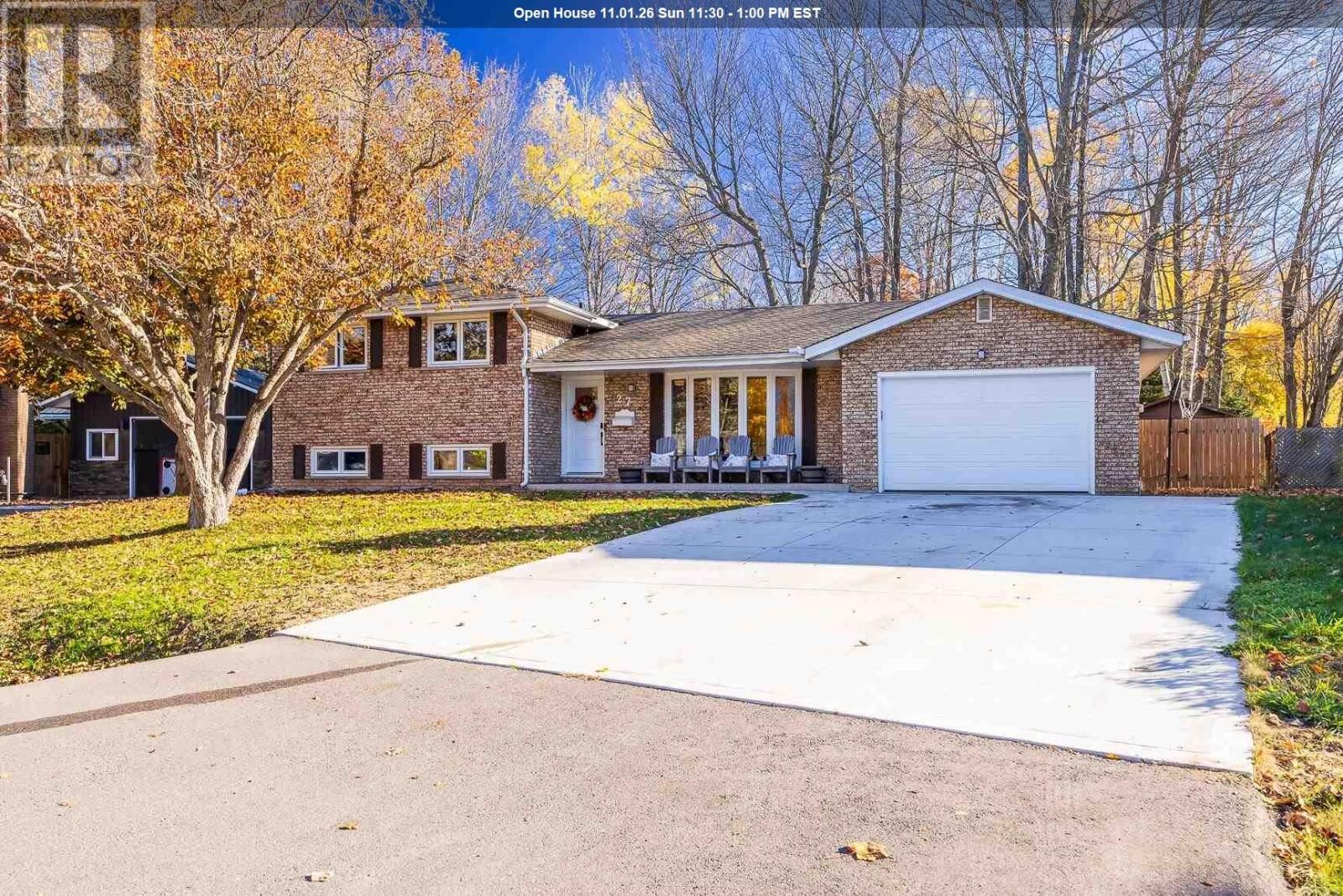 Property Photo: 27 Highland Ct ON P6C 5X9
