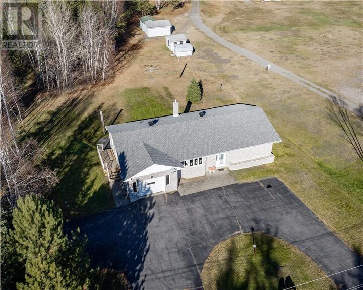 Property Photo:  636 Gravel Drive  ON P3P 1R3 