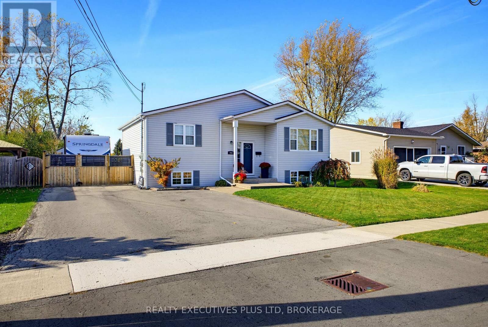Property Photo: 761 Crescent Road ON L2A 4R5