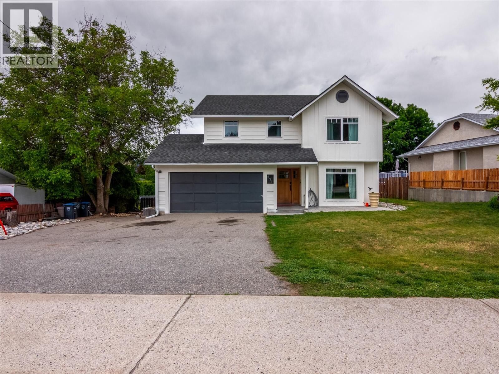 Property Photo:  271 Middle Bench Road South  BC V2A 8S8 