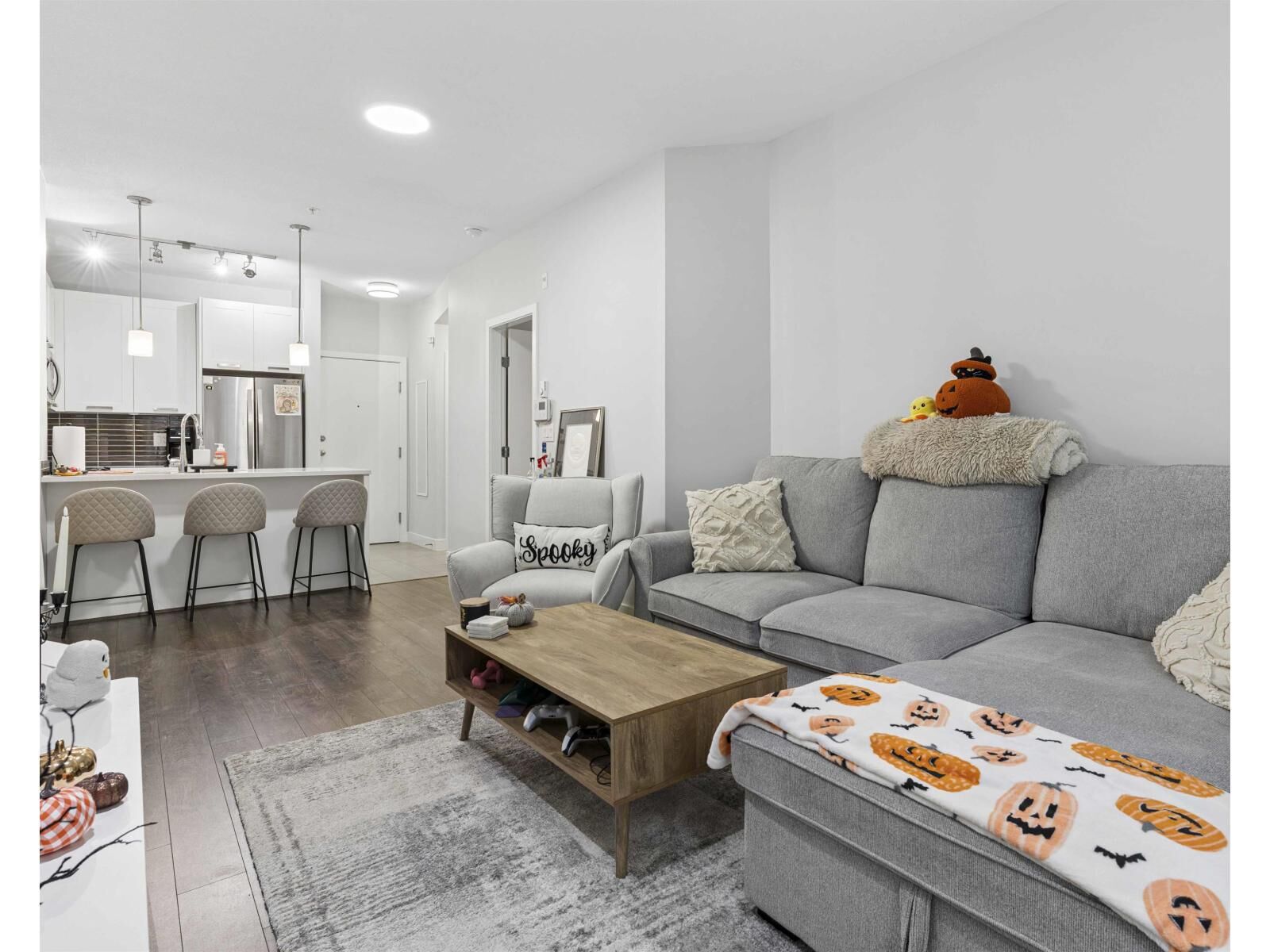 Property Photo: 10477 154 Street 102 BC V3R 0C6