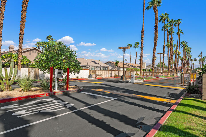 Property Photo:  47800 Madison Street 19  CA 92201 