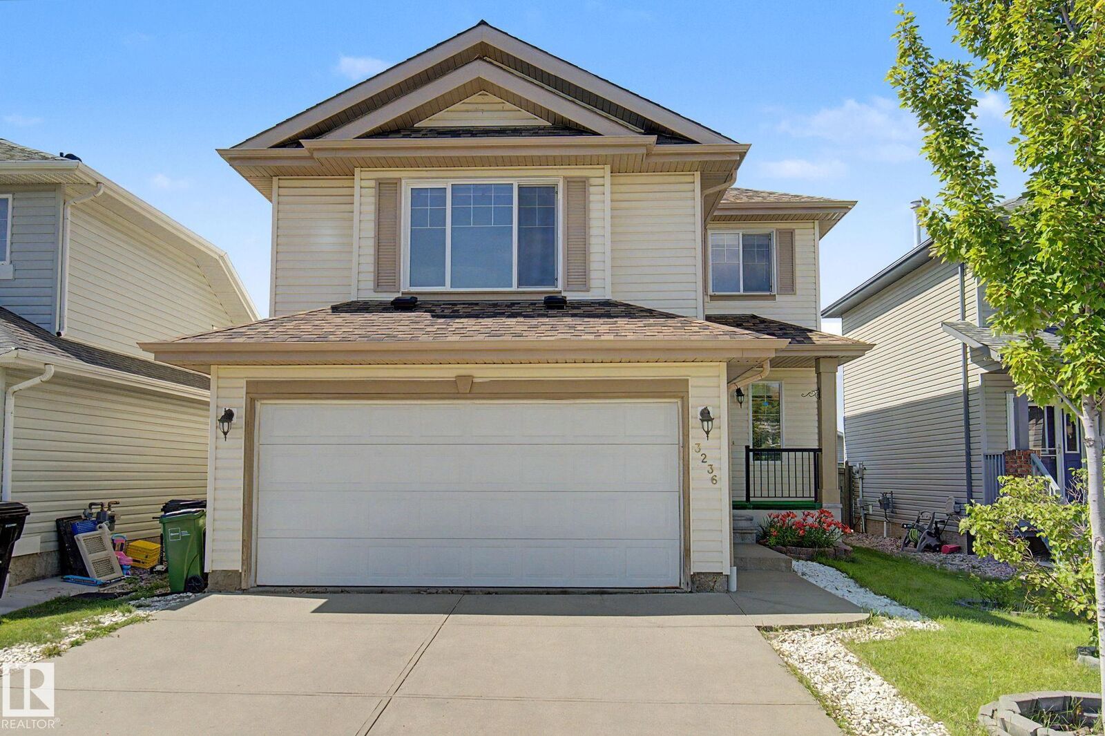 Property Photo: 3236 21 Street NW AB T6T 0A8
