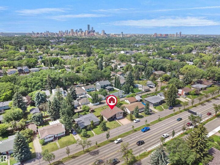 Property Photo:  9256 75 Street NW  AB T6C 2H4 