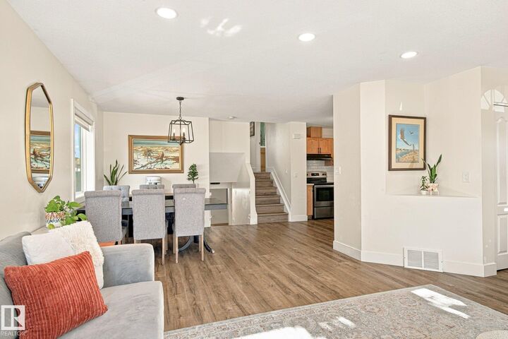 Property Photo:  1908 36 Avenue NW  AB T6T 1S9 