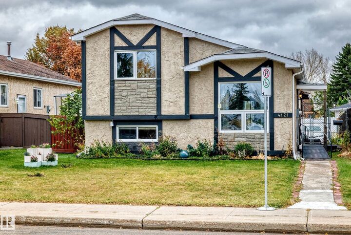 Property Photo:  4121 41 Avenue NW  AB T6L 5M3 