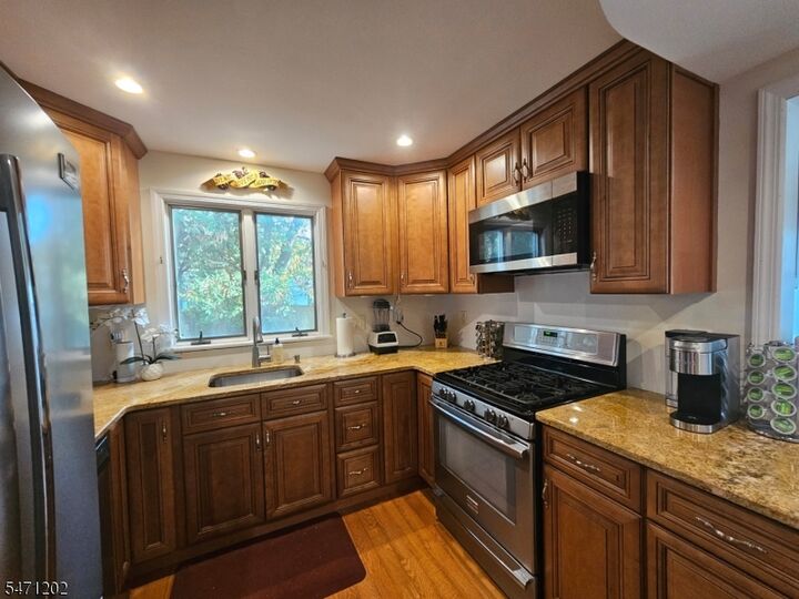 Property Photo:  518 Lincoln Ave  NJ 07442 