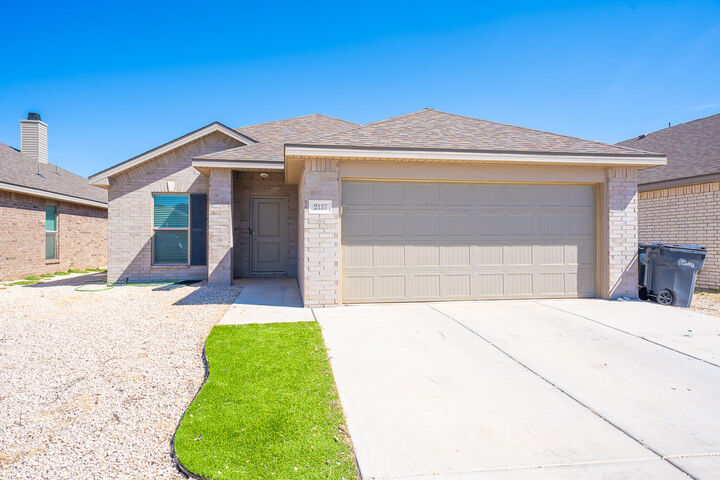 Property Photo: 2026 Kenwood Avenue TX 79407