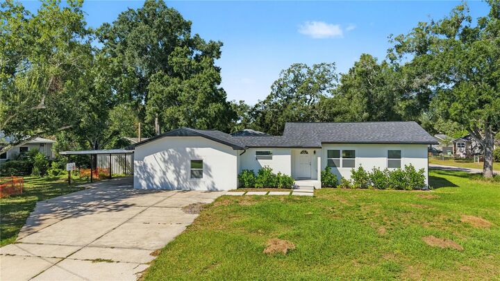 Property Photo:  8106 N Lynn Avenue  FL 33604 