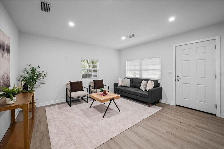 Property Photo: 4737 Halliday Lane FL 32810