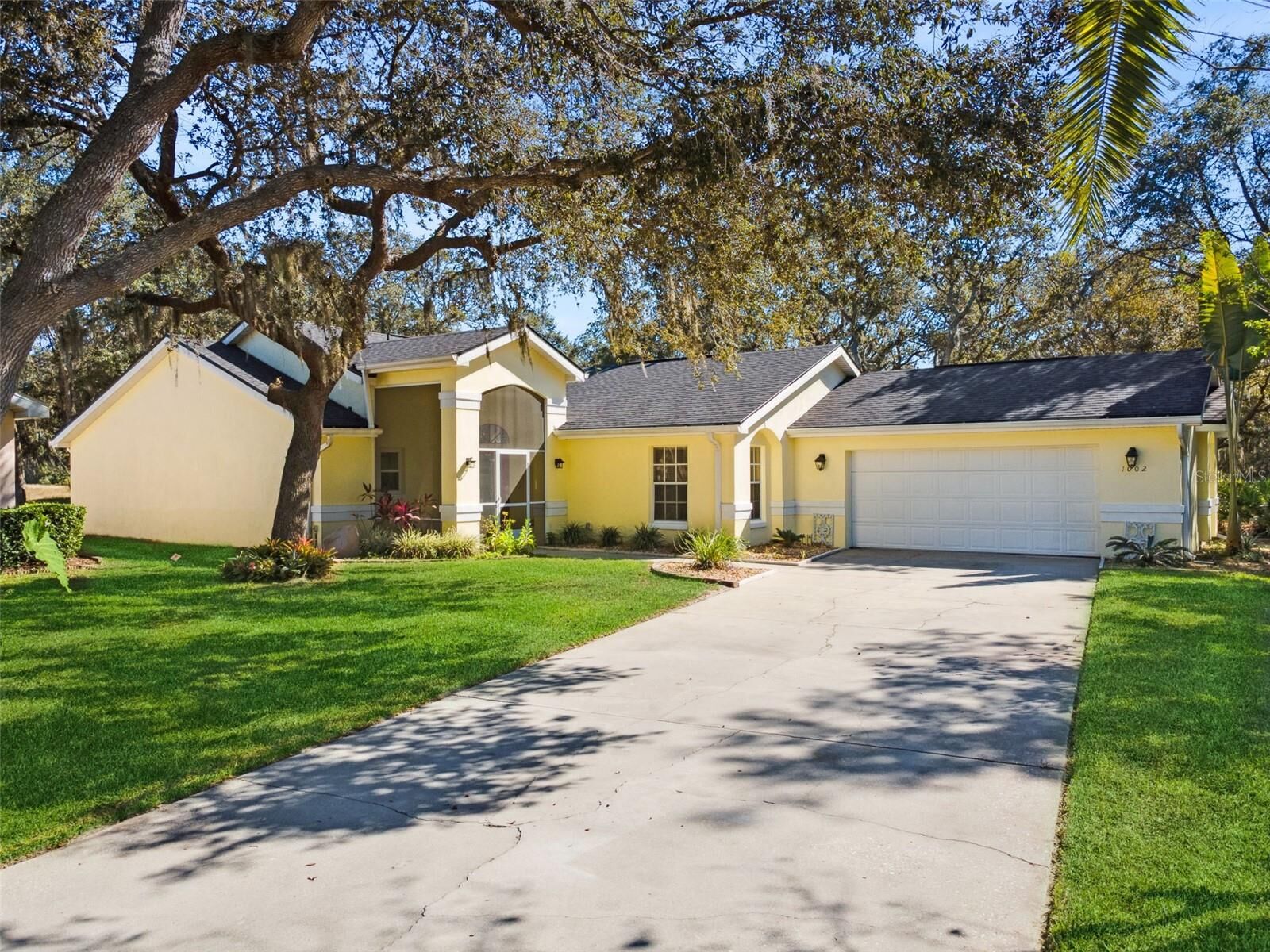 Property Photo: 1002 Tequesta Trail FL 33898