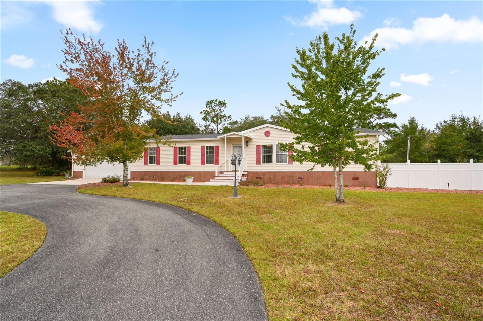 Property Photo:  10591 NE 112th Lane  FL 32618 