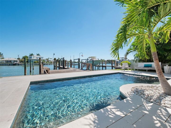 Property Photo:  2503 Pass A Grille Way  FL 33706 
