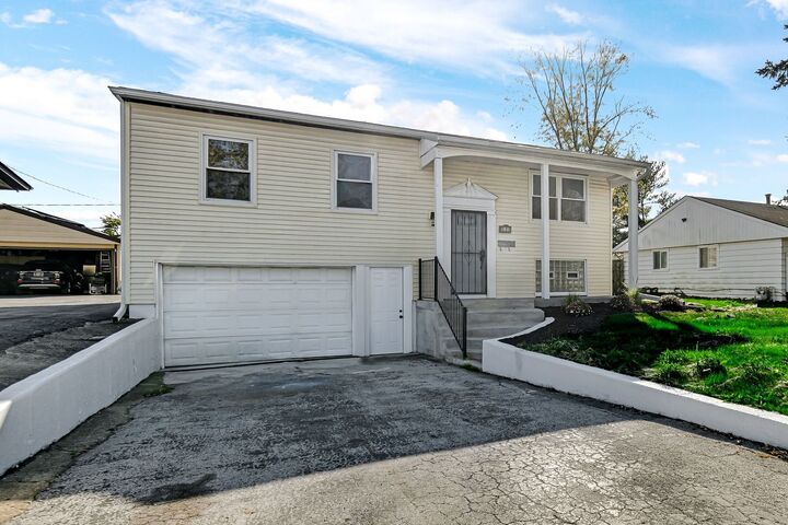 Property Photo: 520 E Birch Drive IL 60425