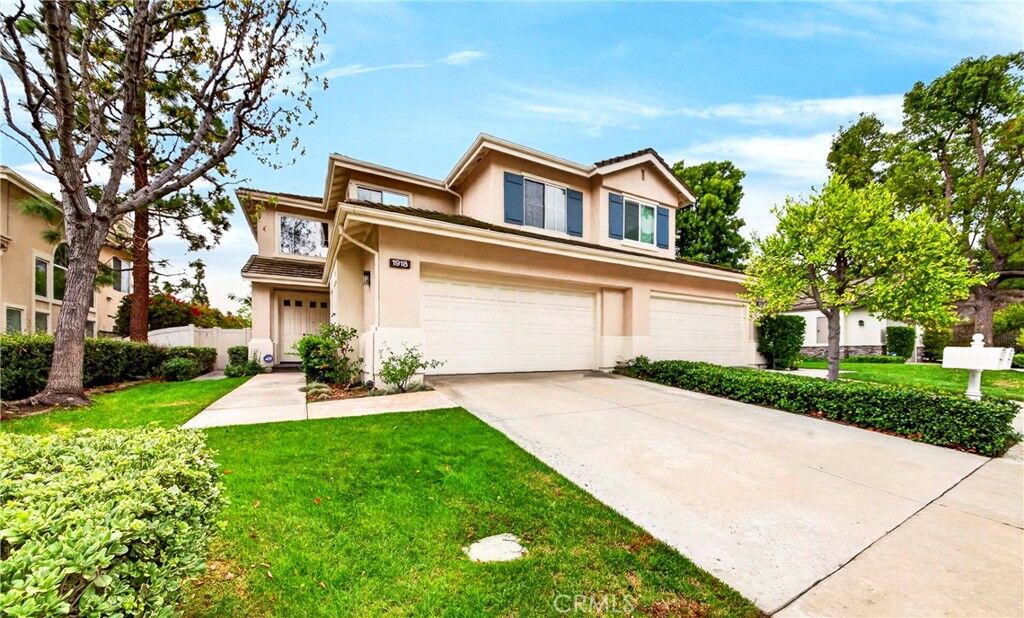 Property Photo:  1918 Edinburgh Way  CA 92831 