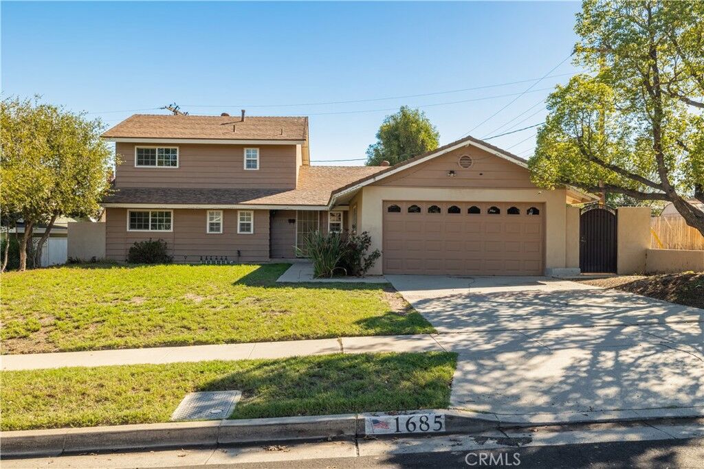 Property Photo:  1685 S Belle  CA 92882 