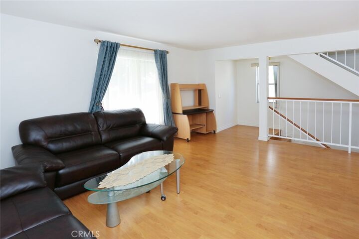 Property Photo: 701 E Harvard Street 5 CA 91205
