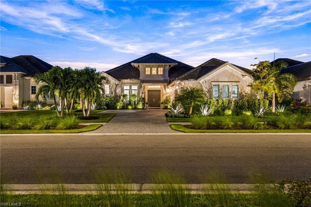 Property Photo:  8777 Santo Domingo Dr  FL 34112 