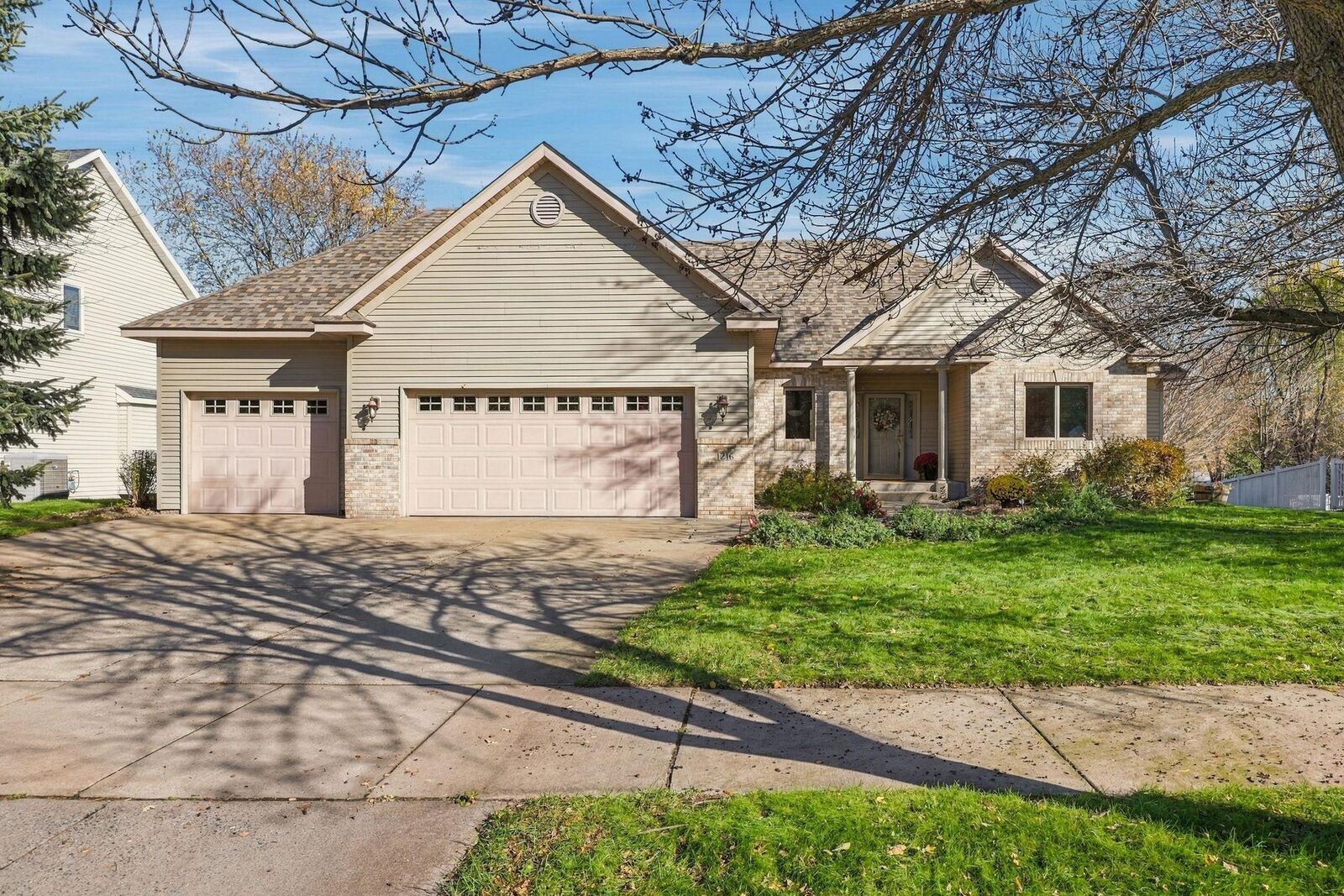 Property Photo: 1216 Somerset Boulevard MN 56303