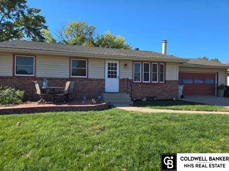 Property Photo: 4811 S 52 Street NE 68516