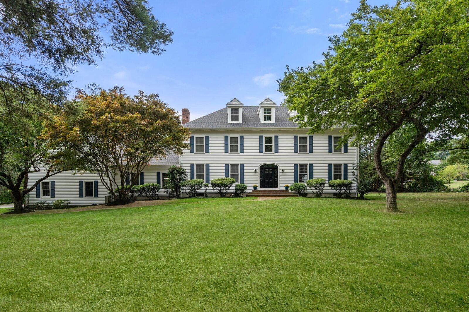 Property Photo:  196 Bay Colony Drive  MA 02090 