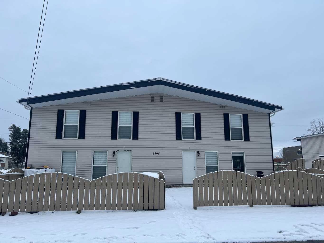 Property Photo:  4504 8A Avenue  AB T7E 1B3 